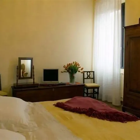 Ada Bed and Breakfast Φεράρα